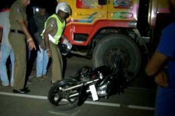 கிளிநொச்சியில் பேருந்து விபத்து: ஒருவர் காயம்