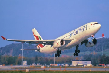 பயணியின் உயிரை காப்பாற்ற வழித்தடத்தை மாற்றி அவசரமாக தரையிறக்கப்பட்ட ஶ்ரீலங்கன் விமானம்