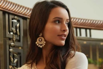 ஒரே படத்தில் தனது சம்பளத்தை உயர்த்திய அனிமல் பட நடிகை.. எத்தனை கோடி தெரியுமா?