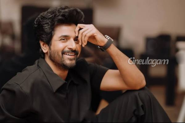 வெங்கட் பிரபு படத்திற்காக சம்பளத்தை குறைத்துக் கொண்டாரா நடிகர் சிவகார்த்திகேயன்... எத்தனை கோடி தெரியுமா? | Sivakarthikeyan Cut His Salary Venkat Prabhu Movie