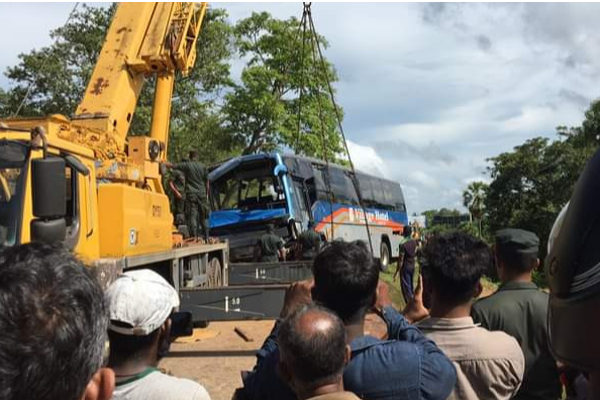 விரைவில் இறுக்கமான நடைமுறை - முடிவுகளை அறிவித்தார் வடக்கு ஆளுநர் | Route Permit Buses Long Distance Service Check