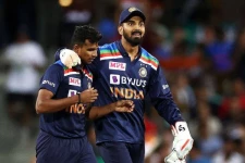 வெறும் 15 நிமிடங்களில் ரஹேனே-புஜாரா அவுட்! மிரண்டு போக வைத்த தமிழன் நடராஜன்