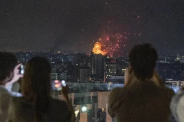 உயர் எச்சரிக்கை நிலையில் இஸ்ரேல்... காஸா, பெய்ரூட் மீது தீவிரமடையும் தாக்குதல்