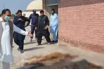 மருத்துவமனை மாடி முழுவதும் அழுகிய நிலையில் 200 மனித உடல்கள் - அதிர்ச்சியில் அதிகாரிகள்