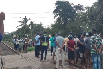 எங்கள் உயிரை காவு கொள்ளாதே! யாழ். இணுவில் விபத்து: போராட்டத்தில் ஈடுபட்ட மக்கள்