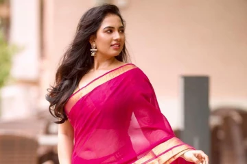 கிளாமரான படுக்கையறை போட்டோக்களை வெளியிட்ட ஸ்ருஷ்டி! ஹோம்லி நடிகையா இப்படி?