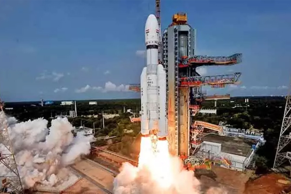 சந்திரனில் தரையிறங்க தயாராகவுள்ள இந்திய விண்கலம் | Chandrayaan 3 Spacecraft To Land Soon