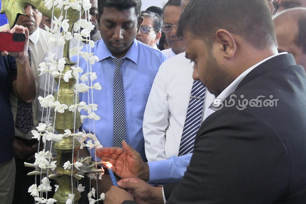 மட்டக்களப்பில் 54வருடங்களுக்கு பின்னர் திறந்துவைக்கப்பட்ட அரச மருந்து விற்பனை | Batticaloa Govt Pharmacy Reopens மட்டக்களப்பில் 54வருடங்களுக்கு பின்னர் திறந்துவைக்கப்பட்ட அரச மருந்து விற்பனை | Batticaloa Govt Pharmacy Reopens