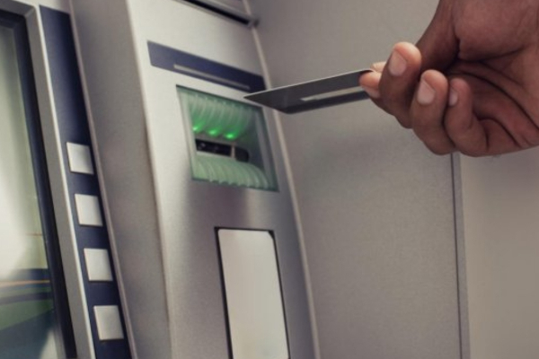 எதிர்பாராத திருப்பம்; தலைதெறிக்க ஓடிய ATM கொள்ளையர் | An Unexpected Twist The Atm Robber Ran Away