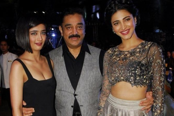 மகள்களை சினிமாவை விட்டு ஒதுக்கியும் பள்ளத்தில் குதித்த அப்பா பிரபலங்கள்.. இந்த விசயத்தில் கமல் உசாரு தான்.. | Fathers Did Not Like Their Daughters To Act