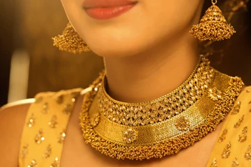 புதிய உச்சம் தொட்ட தங்கம் விலை; இல்லத்தரசிகள் க்ஷாக்!