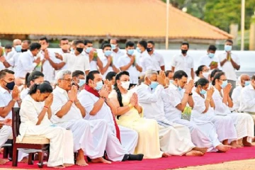 கோவிட் வைரஸ் பரவலுக்கு ராஜபக்சர்களின் கொத்தணியென பெயர் சூடலாம்! சம்பிக்க ரணவக்க