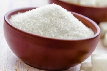 உலக சந்தை விலைப்படி ஒரு கிலோகிராம் சீனி 92 ரூபாய்! இலங்கையில் 220 ரூபாய்க்கு விற்க அனுமதி - சம்பிக்க குற்றச்சாட்டு