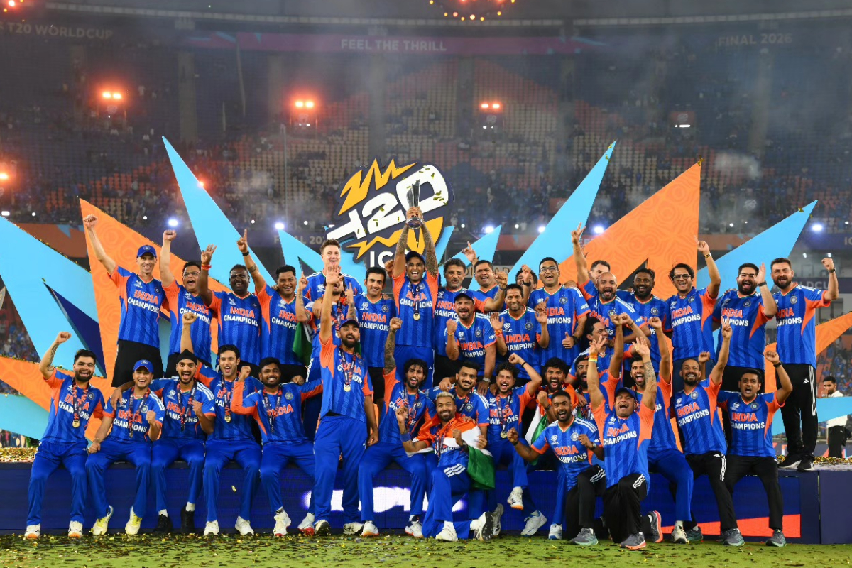 உலக கோப்பை வென்றும் ஷிவம் துபேவிக்கு இப்படி ஒரு சிக்கல் ஏற்பட்டதா? பொய் சொல்லி சமாளித்த மனைவி.. | After Wc26 Shivam Dube Secretly Travelled By Train