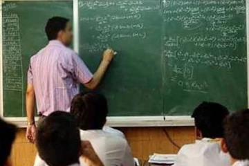 30,000 ஆசிரியர்களுக்கான பதவி வெற்றிடம்!