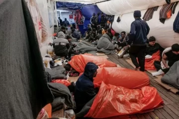 புலம்பெயர்ந்தோரை நடுக்கடலில் தவிக்கவிட்ட விடயம்: ஒப்பந்தத்தை ரத்து செய்த பிரான்ஸ்