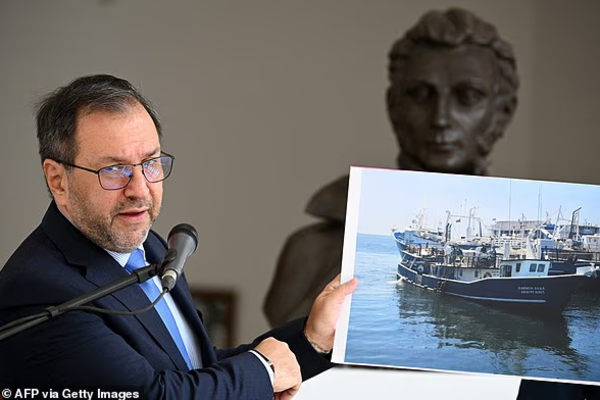 Venezuela accuses usa for seizing boat