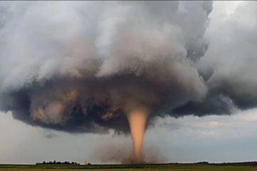 அமெரிக்காவில் 85 மில்லியன் பேருக்கு சூறாவளியால் ஆபத்து!