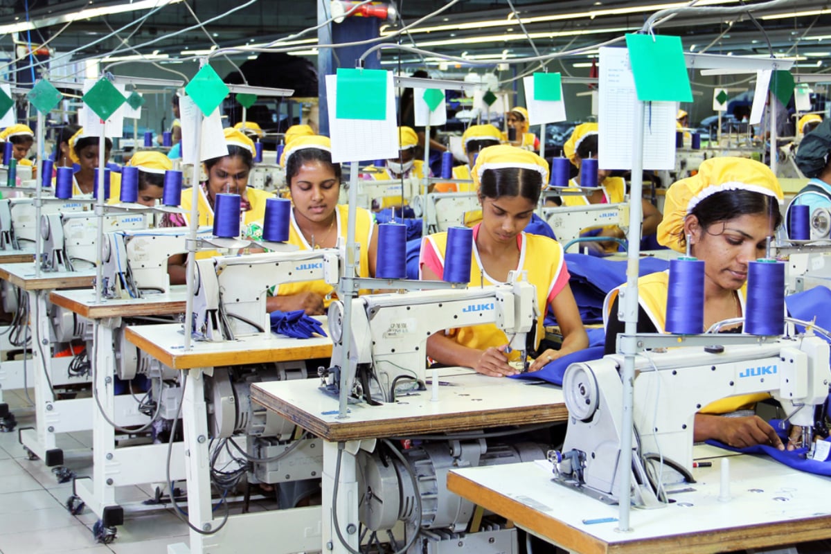 இலங்கையின் ஆடைத்துறைக்கு ஏற்பட்டுள்ள பெரும் ஆபத்து! விடுக்கப்பட்டுள்ள எச்சரிக்கை | The Clothing Industry Is Also At Great Risk