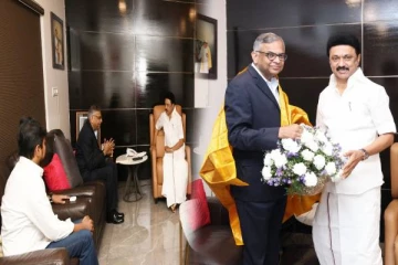 புதிய வேலை வாய்ப்புகள் கிடைக்க போகுதா? முதலமைச்சருடன் டாடா குழும தலைவர் சந்திப்பு