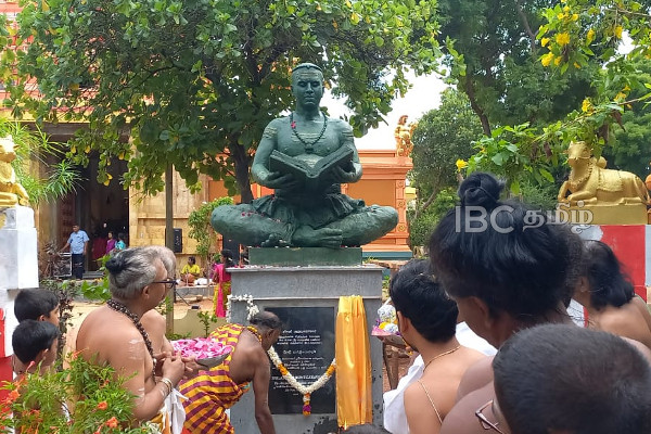 யாழ். பல்கலையினுள் சமயத் தலைவர்களின் உருவச் சிலைகள் திறப்பு | Jaffna University Tamil Cultural Religious Leaders
