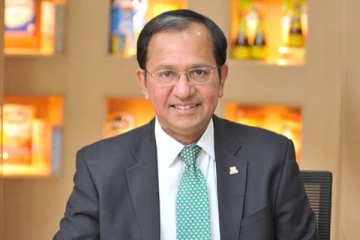 ரூ.23,700 கோடி நிறுவனம்.,தொழில் சாம்ராஜ்ஜியத்தை கட்டியாண்ட ஒற்றை இந்தியர்?அவரின் வருமானம்