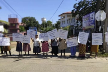 தமிழர் பகுதியில் மதுபானசாலையை அகற்றுமாறு மக்கள் போராட்டம்