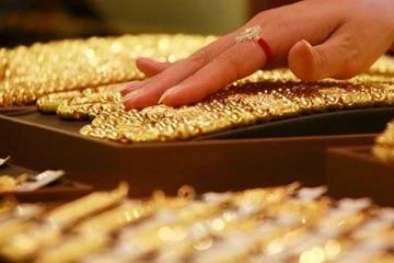 ඊයේටත් වඩා අද රන් මිල තවත් අඩු වෙයි.නව මිල ගණන් මෙන්න.