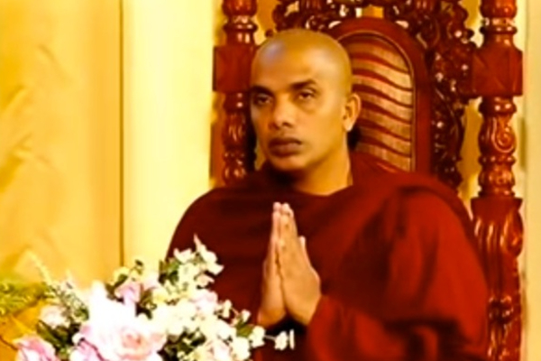 பிரதமர் அலுவலகத்திற்குள் அத்துமீறி நுழைந்த தேரர் கைது | Balangoda Kashyapa Thero Arrested