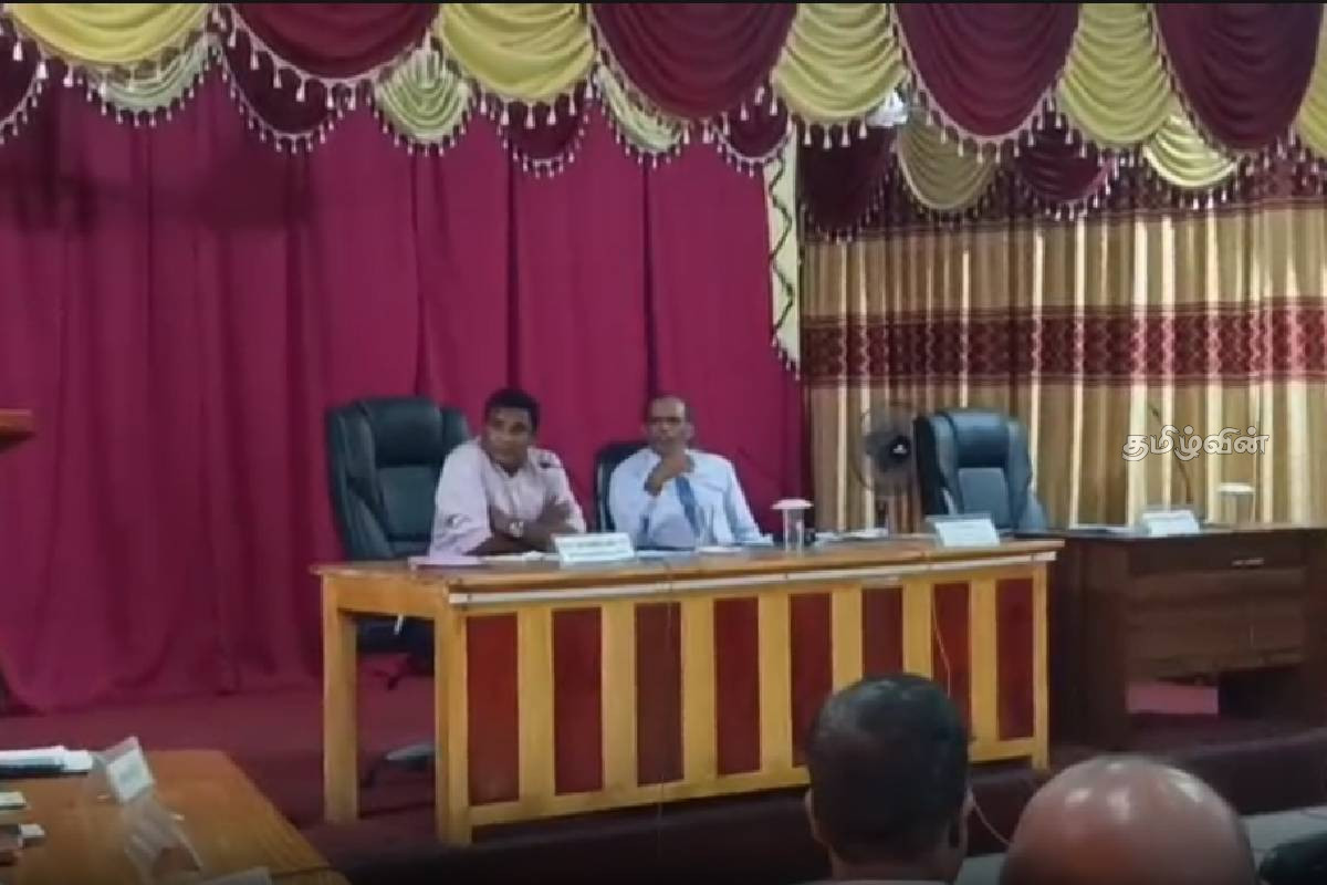 வல்வெட்டித்துறையில் சட்டவிரோத விடுதி: பிரதேச ஒருங்கிணைப்புக் குழுவில் கடும் விவாதம் | Controversy Arises Coordination Committee Meeting