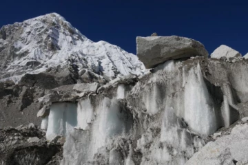 இமயமலையில் உருகும் பனிப்பாறைகள்!பேரழிவுகள் தொடர்பில் விடுக்கப்பட்டுள்ள எச்சரிக்கை