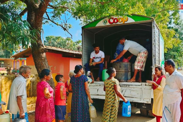 நடமாடும் சேவையூடாக மண்ணெண்ணெய் விநியோகம்! | Kerosene Distribution As A Mobile Service