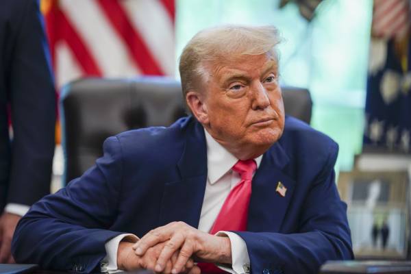 புலம்பெயர்ந்தோர் மீது தொடரும் ட்ரம்பின் கடும் நடவடிக்கைகள் | Trump Administration Detaining Immigrants