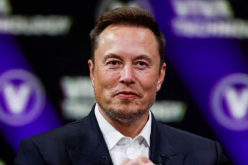 சொத்து மதிப்பில் உச்சம் தொட்ட எலான் மஸ்க் ; உலக பணக்காரர்கள் பட்டியலில் முதலிடம்