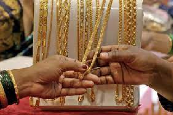 தங்கம் வாங்குவோருக்கு மகிழ்ச்சியான தகவல் - இன்று சடுதியாக குறைந்தது விலை | Sri Lanka Gold Price To Day