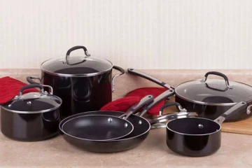 இந்தப் பொருட்களையெல்லாம் உடனே சமையலறையில் இருந்து தூக்கி வீசுங்க! இல்லை ஆபத்து?