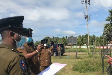 மனைவி கொலையில் தேடப்பட்டவர் மர்மமான முறையில் உயிரிழப்பு