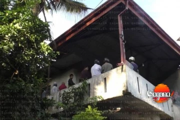 අකුරණ නිවසක දරුණු ගින්නක් 5 ක් රෝහලේ