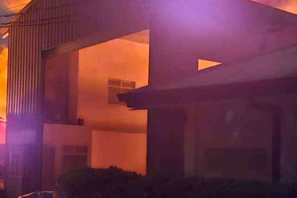 தீப்பெட்டி தொழிற்சாலை ஒன்றில் தீப்பரவல் | Fire Breaks Out At A Matchstick Factory தீப்பெட்டி தொழிற்சாலை ஒன்றில் தீப்பரவல் | Fire Breaks Out At A Matchstick Factory