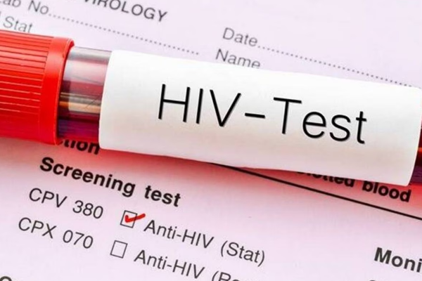 மருத்துவரால் HIV பாதித்த சிறுமி - அலறிய குடும்பம்! | Doctor Negligence Girl Affected Hiv Positive In Up