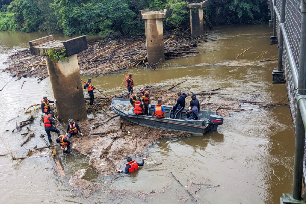 மக்களுக்கு உதவ களமிறங்கிய இலங்கை கடற்படை | Sri Lanka Navy Deployed To Help People Flood