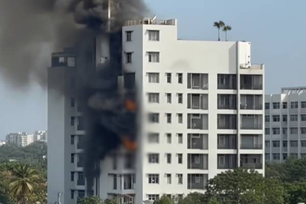 நாரஹேன்பிட அடுக்குமாடி குடியிருப்பில் தீ: மீட்பு பணிகள் தீவிரம்! | Narahenpita Fire Accident நாரஹேன்பிட அடுக்குமாடி குடியிருப்பில் தீ: மீட்பு பணிகள் தீவிரம்! | Narahenpita Fire Accident