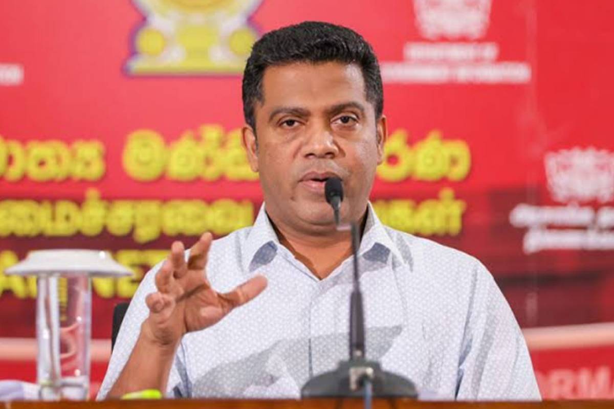 உளவுத்துறை அறிக்கையின்படியே பிரமுகர்களுக்கு விசேட பாதுகாப்பு! அமைச்சர் நளிந்த ஜயதிஸ்ஸ | Special Security For Dignitaries உளவுத்துறை அறிக்கையின்படியே பிரமுகர்களுக்கு விசேட பாதுகாப்பு! அமைச்சர் நளிந்த ஜயதிஸ்ஸ | Special Security For Dignitaries