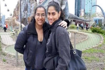 35 ஆண்டுகளுக்கு பின்னர் சந்தித்த சகோதரிகள்... நெகிழ்ச்சி சம்பவம்