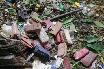மாநகர சபை கட்டிடத்தின் கூரைப்பகுதியில் இருந்து முக்கிய ஆவணங்கள் மீட்பு
