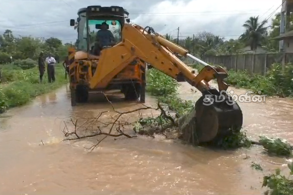 சீரற்ற காலநிலை: வெள்ளத்தில் மூழ்கிய புது குடியிருப்பு நகரம் | Flooded New Residential City Mullaitivu