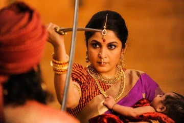 நீச்சல் குளத்தில் நடிகை ரம்யா கிருஷ்ணன் செய்த விஷயம், புகைப்படத்திற்கு குவியும் லைக்ஸ்கள்..