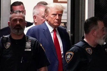 ”அமெரிக்கா நரகத்திற்கு செல்கிறது” ஆதரவாளர்கள் மத்தியில்...கைதான முன்னாள் ஜனாதிபதி டிரம்ப் உரை