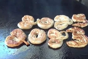 சந்தைக்கு வரும் நியு இயர் பரோட்டா! குவியும் மக்கள்