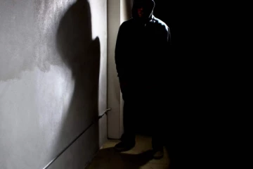 சொத்துக்காக தந்தையை கொலை செய்த மகன்; சிக்க வைத்த பெண்